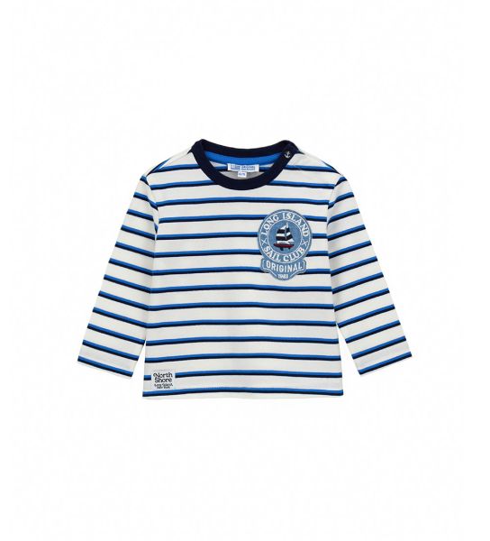 T-SHIRT WITH APPLICATION