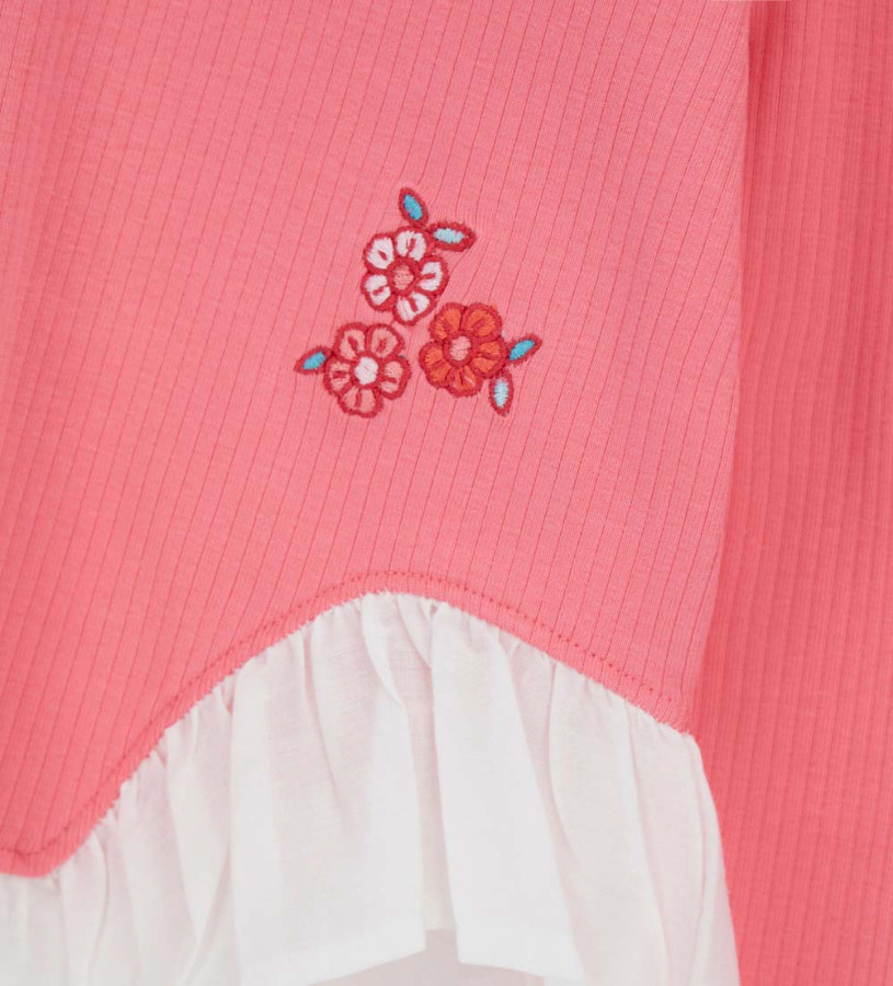 Girl -T-shirt with embroidered flowers