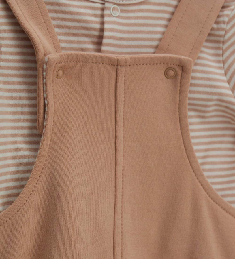 Newborn - Sweater and overalls set